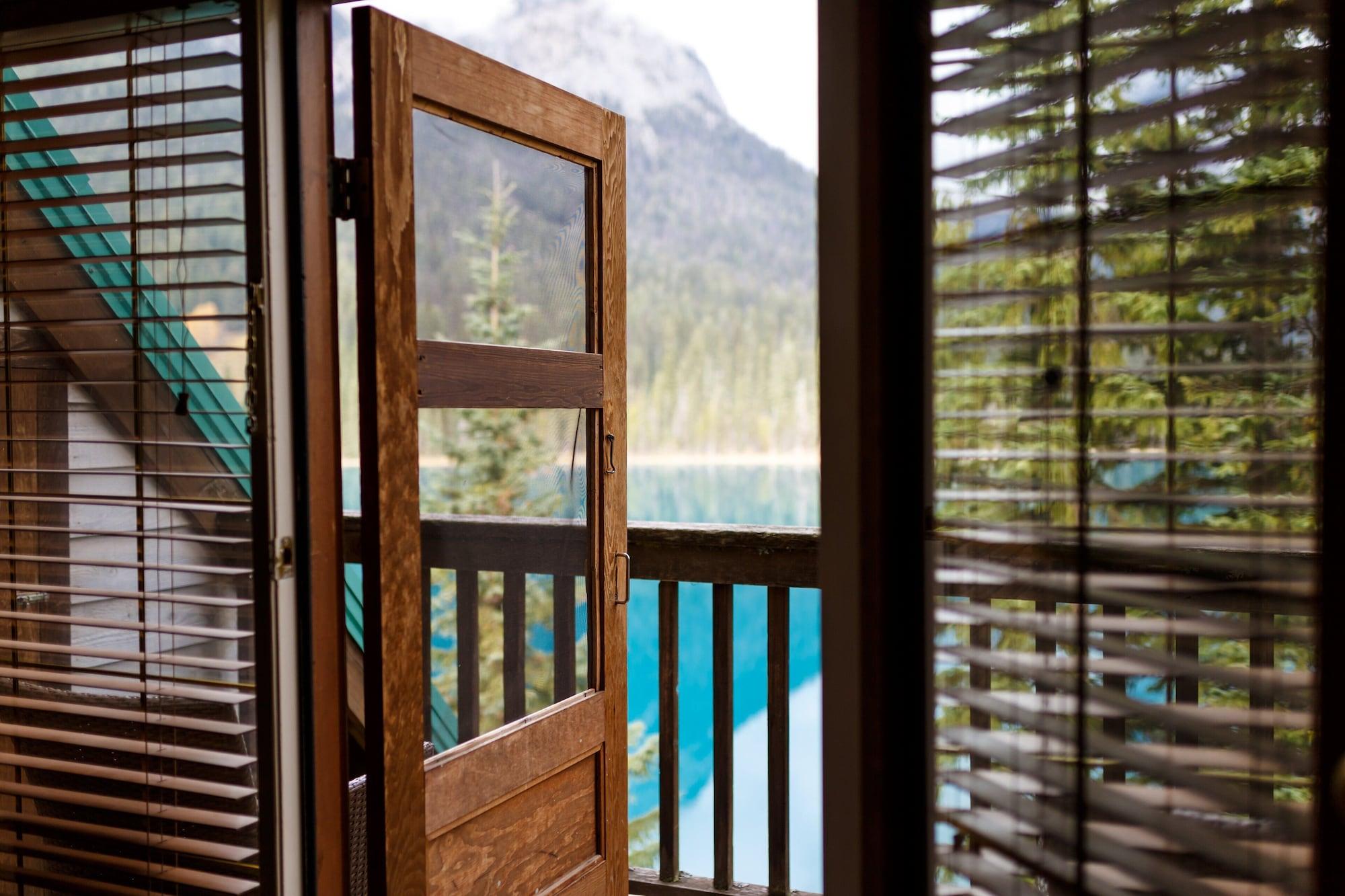 Emerald Lake Lodge Филд Экстерьер фото