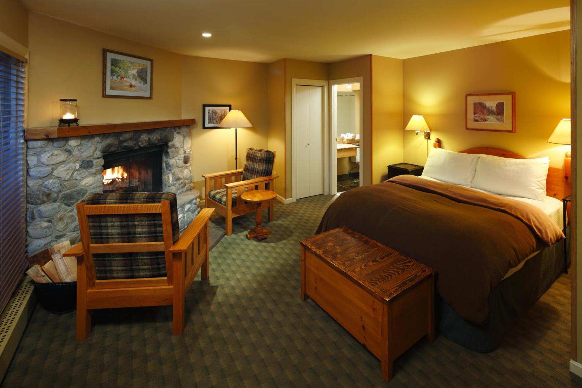 Emerald Lake Lodge Филд Экстерьер фото