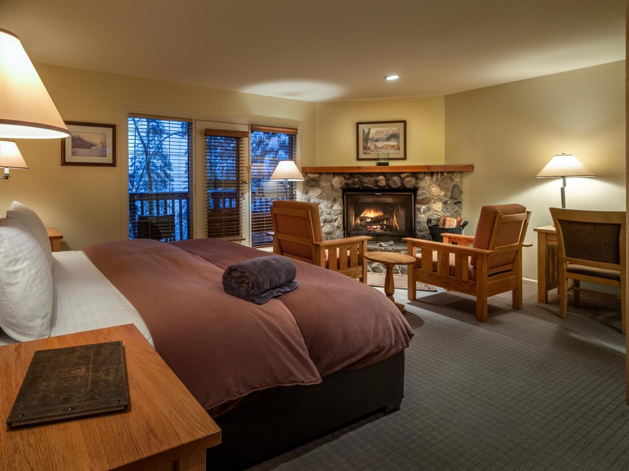 Emerald Lake Lodge Филд Экстерьер фото