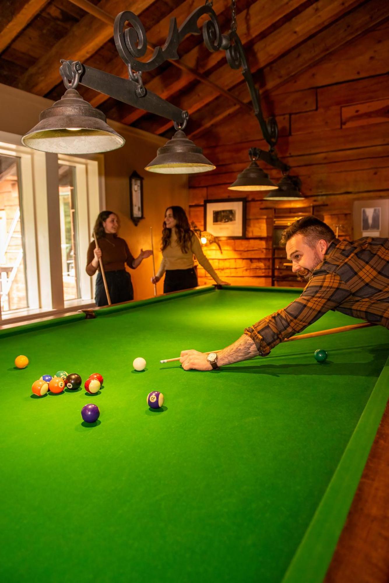 Emerald Lake Lodge Филд Экстерьер фото