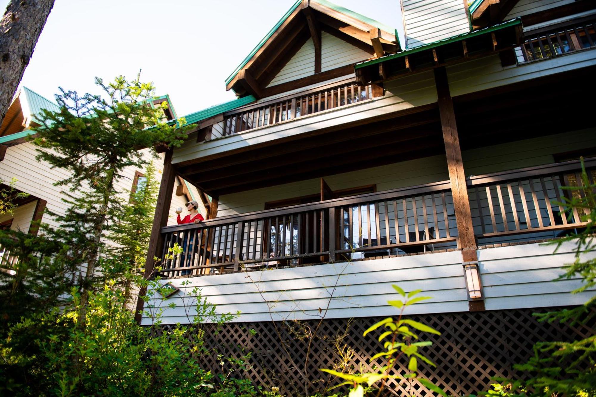 Emerald Lake Lodge Филд Экстерьер фото