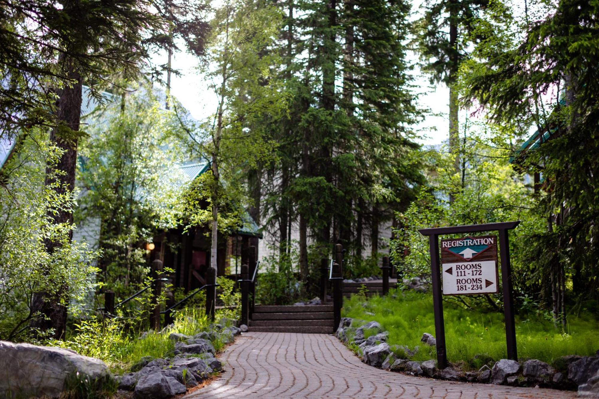 Emerald Lake Lodge Филд Экстерьер фото